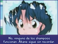 Akane, con el cabello lleno de Shampoo.