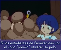 Akane entre un montón de cocos.